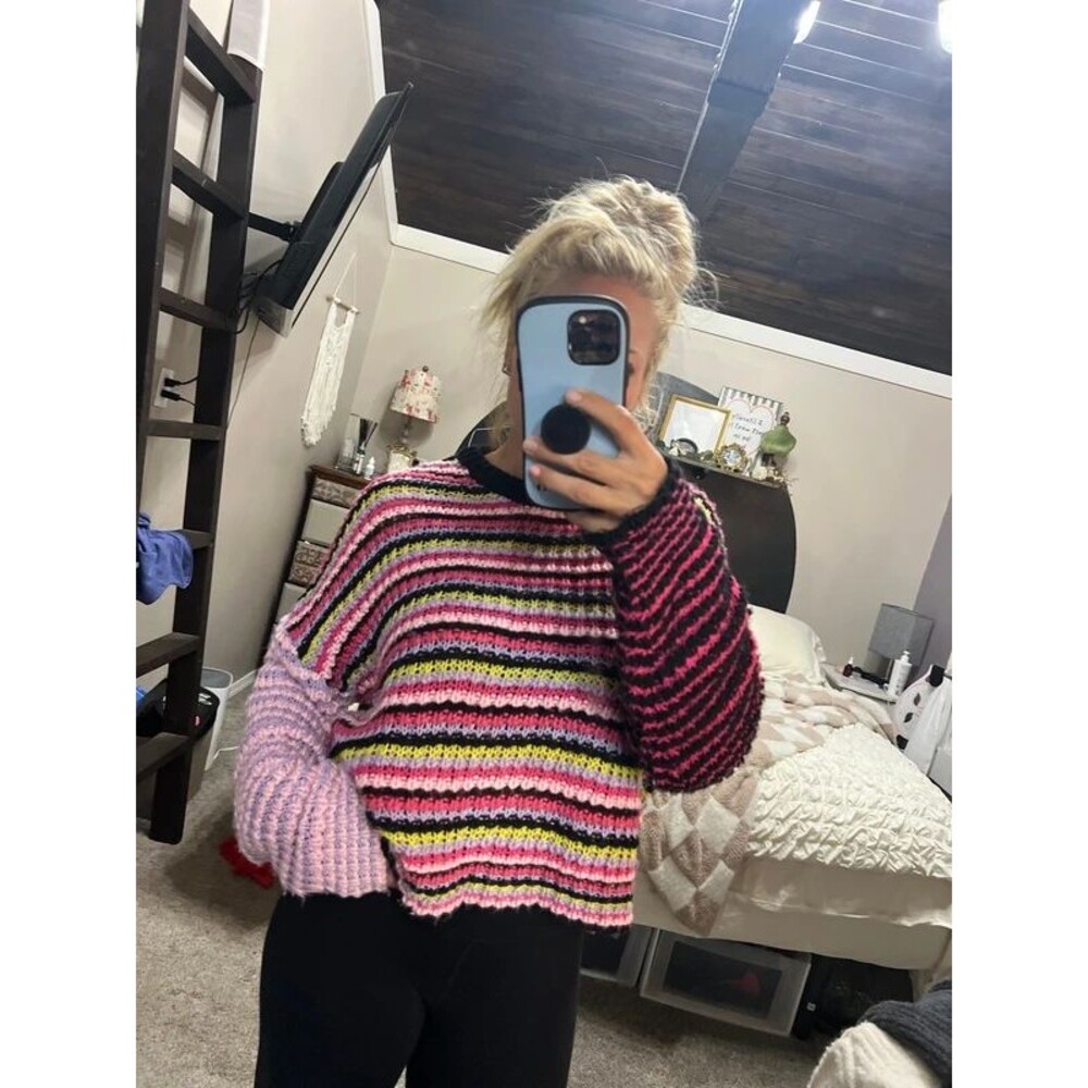 The ragged priest knit sweater medium